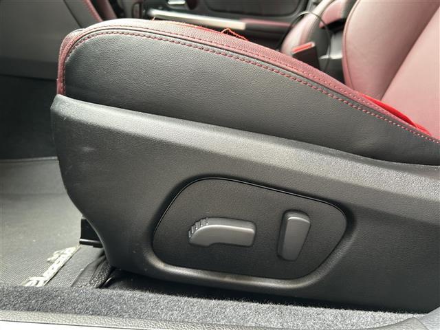 レヴォーグ ２．０ＳＴＩスポーツアイサイト　ワンオーナー／４ＷＤ／ＢＩＬＳＴＥＩＮダンパー／ＨＫＳマフラー／ＤＩＡＴＯＮＥナビ／地デジＴＶ／フロント・サイド・バックカメラ／デジタルミラー／革シート／シートヒーター／純正ＡＷ（16枚目）