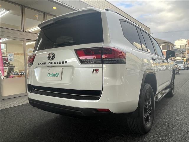 ランドクルーザー GRスポーツ ワンオーナー/ムーンルーフ/ブラックルーフレール/黒革/シートヒーター/ベンチレーション/クールボックス/ナビTV/JBL/リアエンターテイメント/パワーバックドア/寒冷地仕様(6枚目)