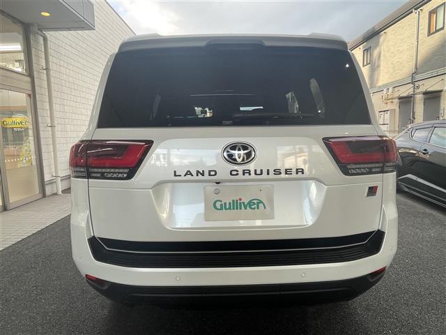 ランドクルーザー GRスポーツ ワンオーナー/ムーンルーフ/ブラックルーフレール/黒革/シートヒーター/ベンチレーション/クールボックス/ナビTV/JBL/リアエンターテイメント/パワーバックドア/寒冷地仕様(7枚目)