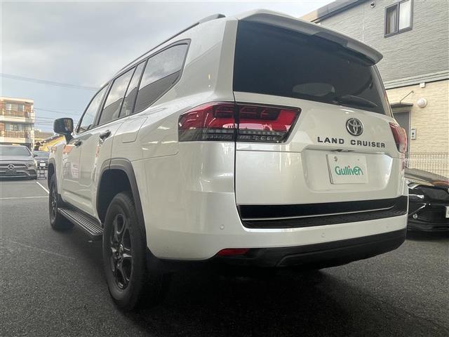 ランドクルーザー GRスポーツ ワンオーナー/ムーンルーフ/ブラックルーフレール/黒革/シートヒーター/ベンチレーション/クールボックス/ナビTV/JBL/リアエンターテイメント/パワーバックドア/寒冷地仕様(8枚目)