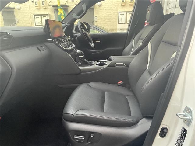 ランドクルーザー GRスポーツ ワンオーナー/ムーンルーフ/ブラックルーフレール/黒革/シートヒーター/ベンチレーション/クールボックス/ナビTV/JBL/リアエンターテイメント/パワーバックドア/寒冷地仕様(13枚目)