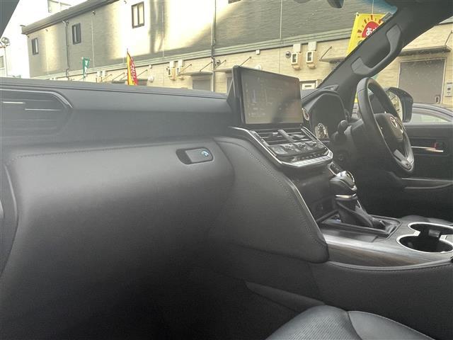 ランドクルーザー GRスポーツ ワンオーナー/ムーンルーフ/ブラックルーフレール/黒革/シートヒーター/ベンチレーション/クールボックス/ナビTV/JBL/リアエンターテイメント/パワーバックドア/寒冷地仕様(14枚目)