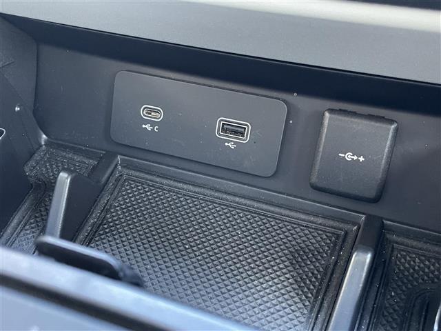 ディフェンダー 90S P300 スライディングパノラミックルーフ/ドライバーアシストパック/純正ナビ/Bluetooth/MERIDIANサウンド/全周囲/パワーシート/LEDヘッドライト/衝突軽減/ブラインドスポット/純正AW(12枚目)