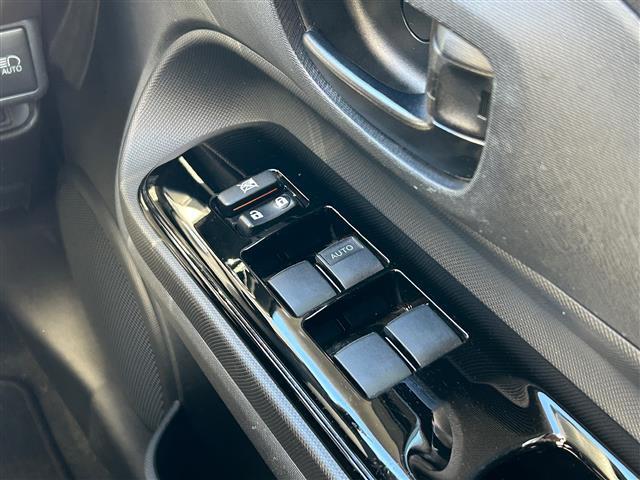 アクア Ｓスタイルブラック　ワンオーナー／ＬＥＤヘッドライト／純正ナビ／Ｂｌｕｅｔｏｏｔｈ／地デジＴＶ／バックカメラ／衝突軽減／レーンキープ／オートハイビーム／スマートキー／純正ＡＷ（13枚目）