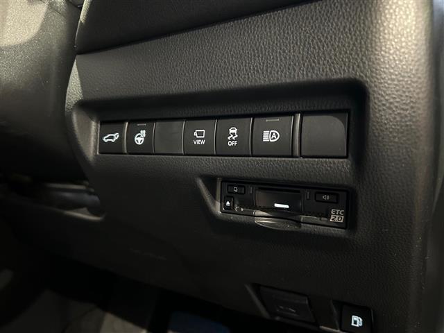 ハリアーハイブリッド Z レザーパッケージ 4WD/パノラマルーフ/黒革/パワーシート/シートヒーター/ベンチレーション/JBL/純正12.3型ナビ/地デジTV/全周囲/セーフティセンス/ハンズフリーパワーバックドア/純正AW(15枚目)