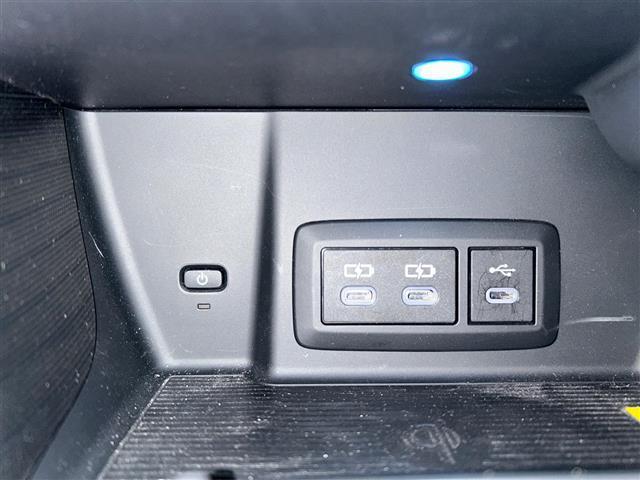 ハリアーハイブリッド Z レザーパッケージ 4WD/パノラマルーフ/黒革/パワーシート/シートヒーター/ベンチレーション/JBL/純正12.3型ナビ/地デジTV/全周囲/セーフティセンス/ハンズフリーパワーバックドア/純正AW(17枚目)