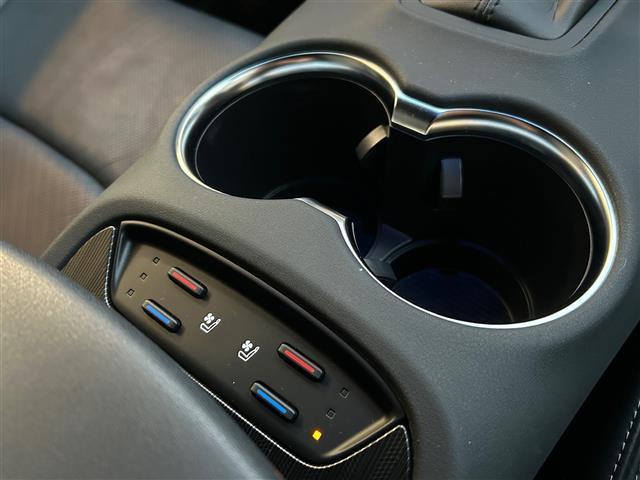 ハリアーハイブリッド Z レザーパッケージ 4WD/パノラマルーフ/黒革/パワーシート/シートヒーター/ベンチレーション/JBL/純正12.3型ナビ/地デジTV/全周囲/セーフティセンス/ハンズフリーパワーバックドア/純正AW(19枚目)