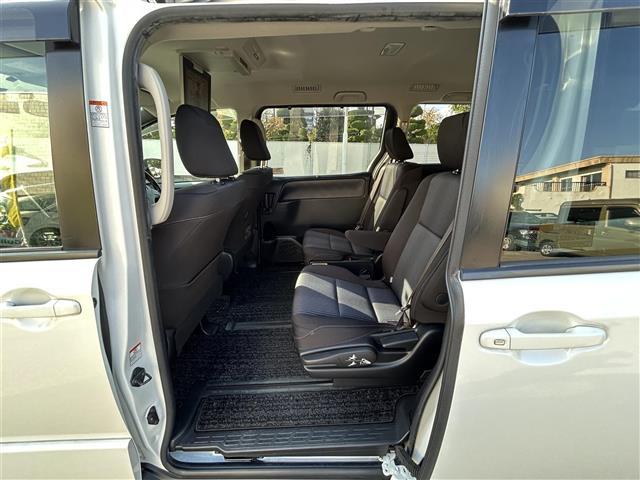 ヴォクシー ＺＳ（10枚目）