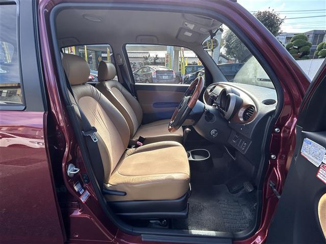 気になる車はすぐにお問い合わせください！画面右側の００６６から始まる無料ダイヤルからお問い合わせ下さい！専門スタッフがお車のご質問にお答えいたします！