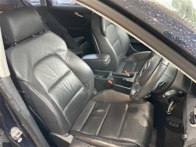 A3 スポーツバック2.0TFSIクワトロ 4WDターボ純正ホイール夏タイヤ装着社外ホイールスタッドレスタイヤ車載メモリナビワンセグテレビバックカメラドアバイザー運転席助手席電動シート(17枚目)