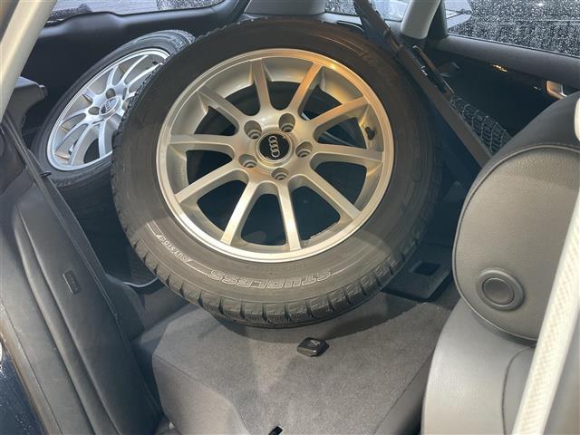A3 スポーツバック2.0TFSIクワトロ 4WDターボ純正ホイール夏タイヤ装着社外ホイールスタッドレスタイヤ車載メモリナビワンセグテレビバックカメラドアバイザー運転席助手席電動シート(18枚目)