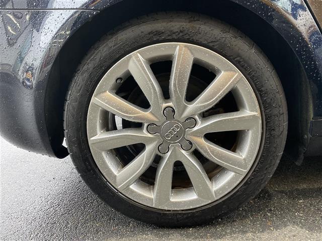 A3 スポーツバック2.0TFSIクワトロ 4WDターボ純正ホイール夏タイヤ装着社外ホイールスタッドレスタイヤ車載メモリナビワンセグテレビバックカメラドアバイザー運転席助手席電動シート(30枚目)