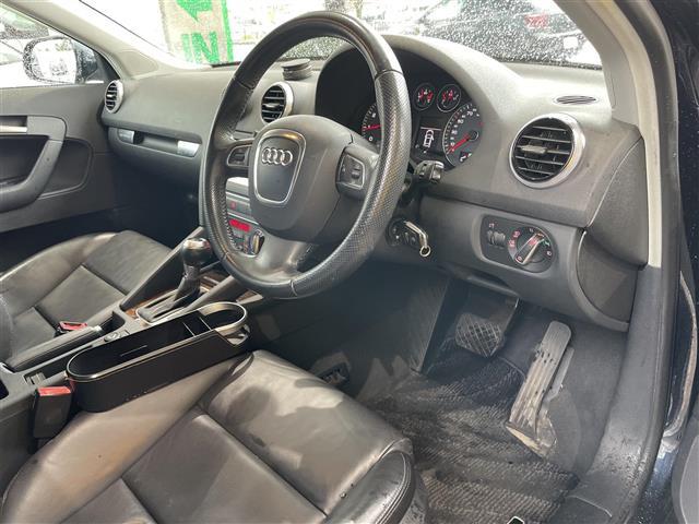 A3 スポーツバック2.0TFSIクワトロ 4WDターボ純正ホイール夏タイヤ装着社外ホイールスタッドレスタイヤ車載メモリナビワンセグテレビバックカメラドアバイザー運転席助手席電動シート(36枚目)