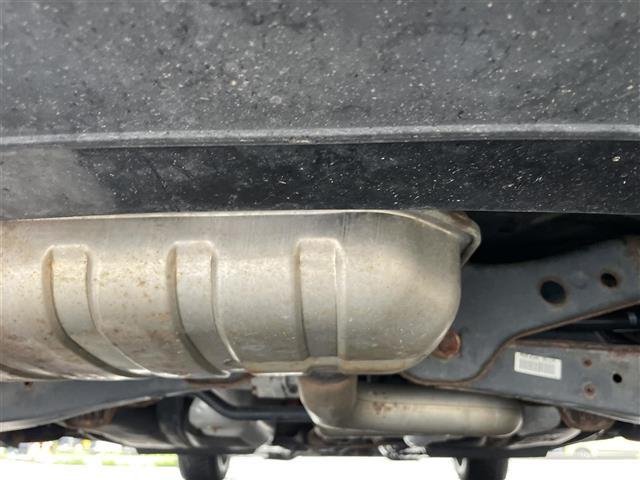 A3 スポーツバック2.0TFSIクワトロ 4WDターボ純正ホイール夏タイヤ装着社外ホイールスタッドレスタイヤ車載メモリナビワンセグテレビバックカメラドアバイザー運転席助手席電動シート(42枚目)