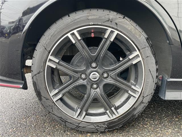 マーチ ニスモ　Ｓ　５ＭＴメモリナビワンセグテレビ純正ホイールプッシュスタートＥＴＣ純正フロアマットＢｌｕｅｔｏｏｔｈ電動格納ドアミラー（26枚目）