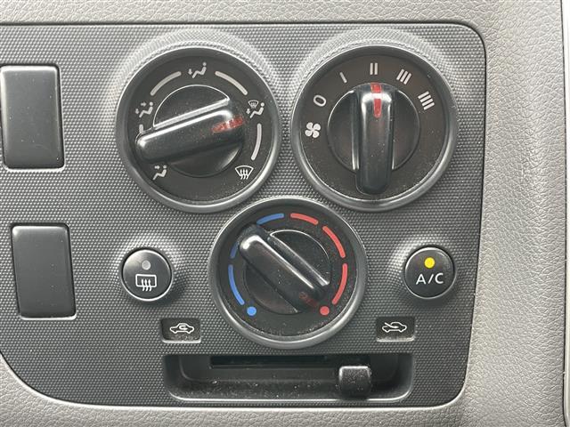 NV350キャラバンバン DX 4WDターボ15インチスタッドレスタイヤ装着夏タイヤ車載レベライザードライブレコーダーHEATスペアキー1個(5枚目)