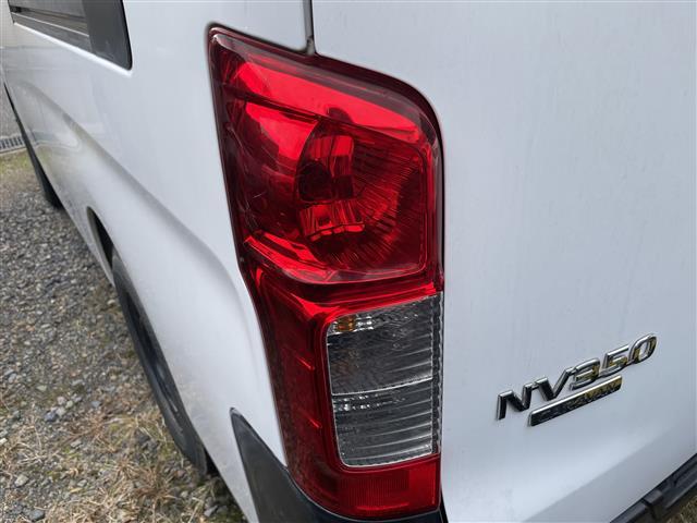 NV350キャラバンバン DX 4WDターボ15インチスタッドレスタイヤ装着夏タイヤ車載レベライザードライブレコーダーHEATスペアキー1個(15枚目)