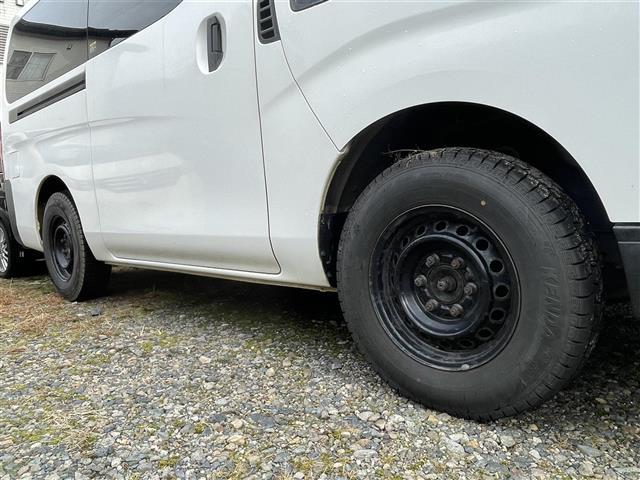 NV350キャラバンバン DX 4WDターボ15インチスタッドレスタイヤ装着夏タイヤ車載レベライザードライブレコーダーHEATスペアキー1個(17枚目)