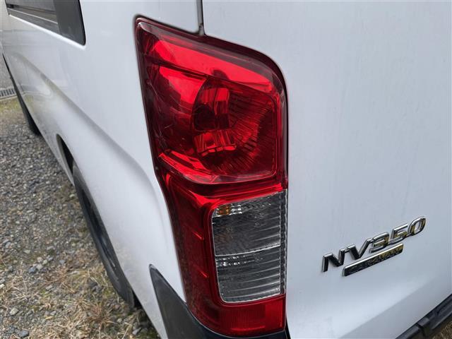 NV350キャラバンバン DX 4WDターボ15インチスタッドレスタイヤ装着夏タイヤ車載レベライザードライブレコーダーHEATスペアキー1個(28枚目)
