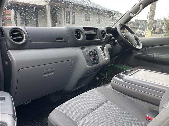 NV350キャラバンバン DX 4WDターボ15インチスタッドレスタイヤ装着夏タイヤ車載レベライザードライブレコーダーHEATスペアキー1個(40枚目)