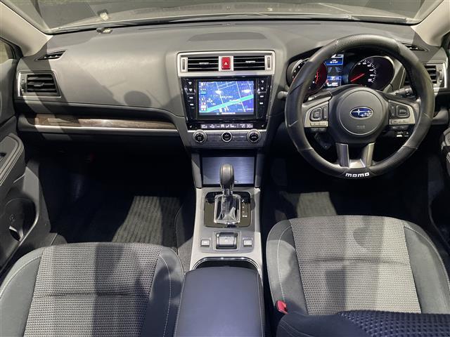 レガシィアウトバック ベースグレード　４ＷＤメモリナビフルセグテレビバックカメラ純正ホイール装着スタッドレスタイヤ車載アイドリングストップウィンカーミラークルーズコントロール運転席シートメモリー運転助手席電動シート前（4枚目）