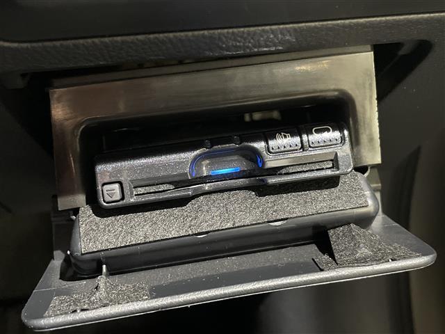 レガシィアウトバック ベースグレード　４ＷＤメモリナビフルセグテレビバックカメラ純正ホイール装着スタッドレスタイヤ車載アイドリングストップウィンカーミラークルーズコントロール運転席シートメモリー運転助手席電動シート前（6枚目）