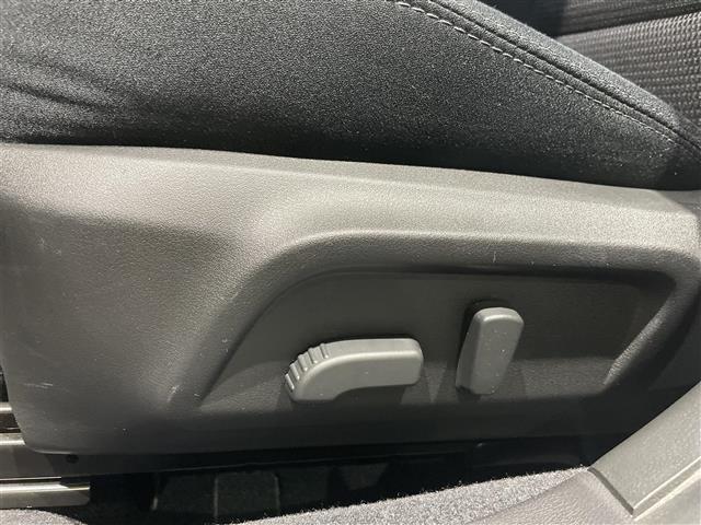 レガシィアウトバック ベースグレード　４ＷＤメモリナビフルセグテレビバックカメラ純正ホイール装着スタッドレスタイヤ車載アイドリングストップウィンカーミラークルーズコントロール運転席シートメモリー運転助手席電動シート前（17枚目）