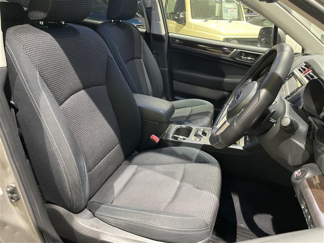 レガシィアウトバック ベースグレード　４ＷＤメモリナビフルセグテレビバックカメラ純正ホイール装着スタッドレスタイヤ車載アイドリングストップウィンカーミラークルーズコントロール運転席シートメモリー運転助手席電動シート前（20枚目）