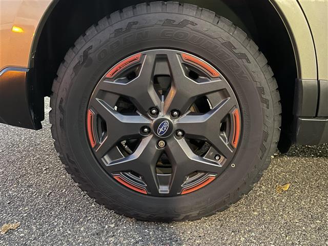 レガシィアウトバック ベースグレード　４ＷＤメモリナビフルセグテレビバックカメラ純正ホイール装着スタッドレスタイヤ車載アイドリングストップウィンカーミラークルーズコントロール運転席シートメモリー運転助手席電動シート前（31枚目）