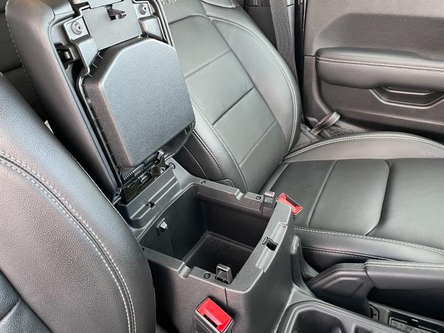 ジープ・ラングラーアンリミテッド サハラ 4WDメモリナビワンセグテレビバックカメラ純正ホイール夏タイヤ装着クルーズコントロールドアバイザープッシュスタートETC2.0純正フロアマットALPINEスピーカーBluetoo(15枚目)