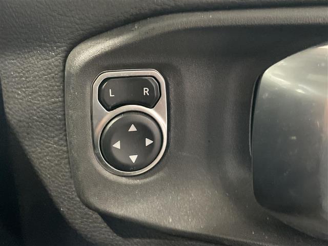 ジープ・ラングラーアンリミテッド サハラ 4WDメモリナビワンセグテレビバックカメラ純正ホイール夏タイヤ装着クルーズコントロールドアバイザープッシュスタートETC2.0純正フロアマットALPINEスピーカーBluetoo(17枚目)