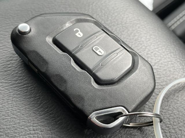 ジープ・ラングラーアンリミテッド サハラ 4WDメモリナビワンセグテレビバックカメラ純正ホイール夏タイヤ装着クルーズコントロールドアバイザープッシュスタートETC2.0純正フロアマットALPINEスピーカーBluetoo(21枚目)