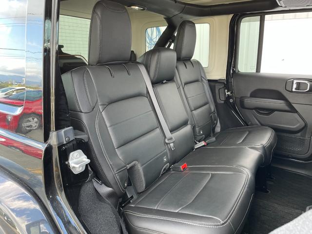 ジープ・ラングラーアンリミテッド サハラ 4WDメモリナビワンセグテレビバックカメラ純正ホイール夏タイヤ装着クルーズコントロールドアバイザープッシュスタートETC2.0純正フロアマットALPINEスピーカーBluetoo(24枚目)