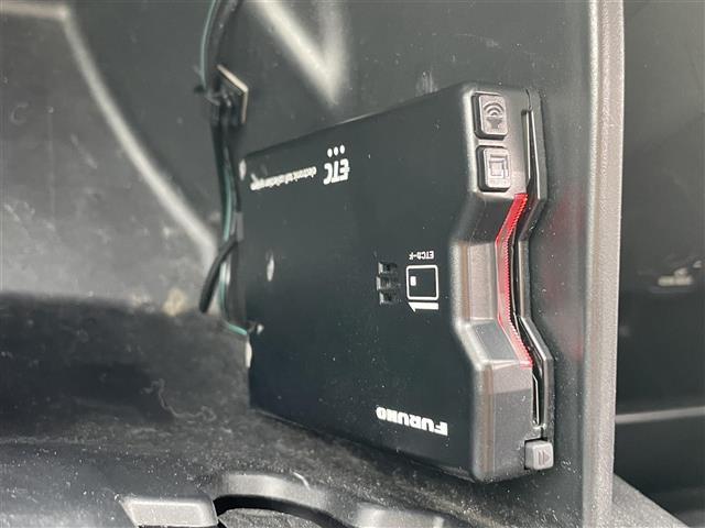 フィット Ｇ　ＣＤプレーヤードアバイザーＥＴＣ純正フロアマットＥＣＯＮレベライザー電動格納ドアミラー（3枚目）