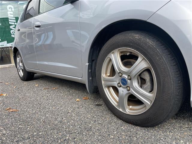 フィット Ｇ　ＣＤプレーヤードアバイザーＥＴＣ純正フロアマットＥＣＯＮレベライザー電動格納ドアミラー（18枚目）