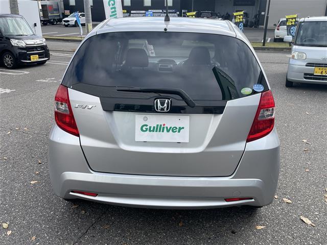 フィット Ｇ　ＣＤプレーヤードアバイザーＥＴＣ純正フロアマットＥＣＯＮレベライザー電動格納ドアミラー（23枚目）