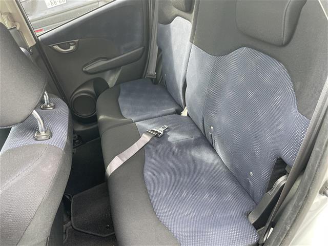 フィット Ｇ　ＣＤプレーヤードアバイザーＥＴＣ純正フロアマットＥＣＯＮレベライザー電動格納ドアミラー（37枚目）