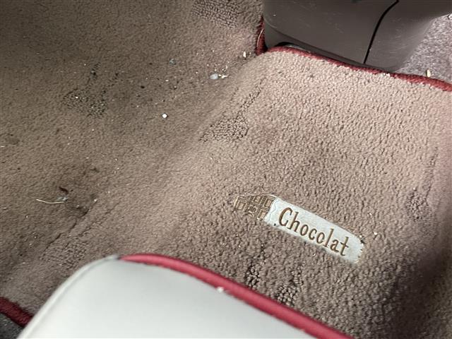 アルトラパンショコラ Ｘ　４ＷＤメモリナビワンセグテレビバックカメラアイドリングストップウィンカーミラードアバイザープッシュスタート純正フロアマット運転席シートヒータースペアキー１個（13枚目）