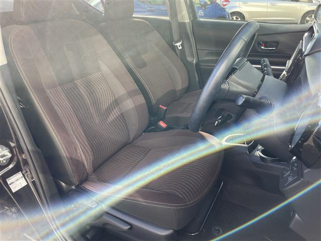 アクア Ｇ　メモリナビバックカメラ純正ホイール冬タイヤウィンカーミラークルーズコントロールドアバイザープッシュスタートＥＴＣフロアマット走行モードレベライザーＢｌｕｅｔｏｏｔｈステアリング（17枚目）