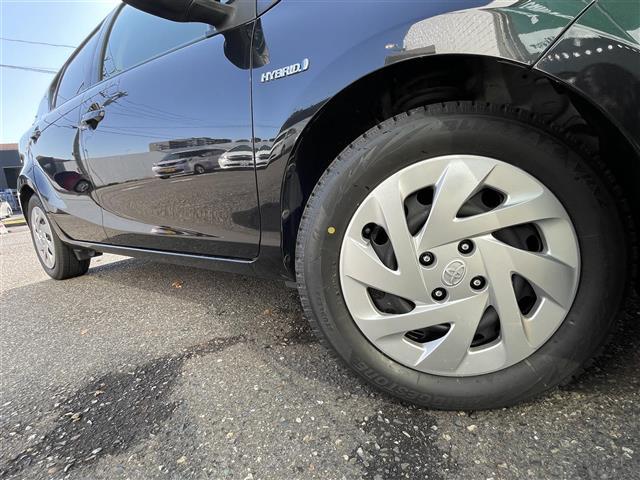 アクア Ｇ　メモリナビバックカメラ純正ホイール冬タイヤウィンカーミラークルーズコントロールドアバイザープッシュスタートＥＴＣフロアマット走行モードレベライザーＢｌｕｅｔｏｏｔｈステアリング（23枚目）