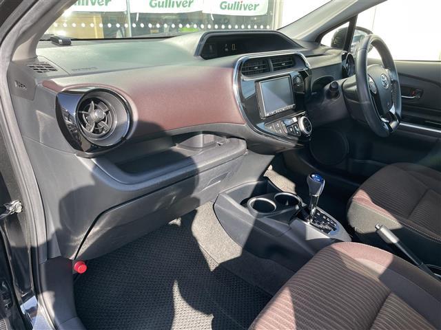 アクア Ｇ　メモリナビバックカメラ純正ホイール冬タイヤウィンカーミラークルーズコントロールドアバイザープッシュスタートＥＴＣフロアマット走行モードレベライザーＢｌｕｅｔｏｏｔｈステアリング（41枚目）