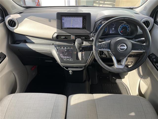 デイズ Ｘ　ワンオーナー４ＷＤ純正ホイール夏タイヤメモリナビフルセグテレビバックカメラアラウンドビューモニターウィンカーミラードアバイザープッシュスタートＥＴＣ純正フロアマットステアリング（4枚目）