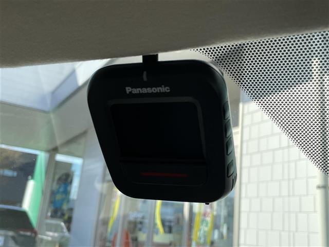 デイズ Ｘ　ワンオーナー４ＷＤ純正ホイール夏タイヤメモリナビフルセグテレビバックカメラアラウンドビューモニターウィンカーミラードアバイザープッシュスタートＥＴＣ純正フロアマットステアリング（5枚目）