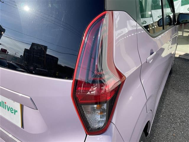 デイズ Ｘ　ワンオーナー４ＷＤ純正ホイール夏タイヤメモリナビフルセグテレビバックカメラアラウンドビューモニターウィンカーミラードアバイザープッシュスタートＥＴＣ純正フロアマットステアリング（22枚目）