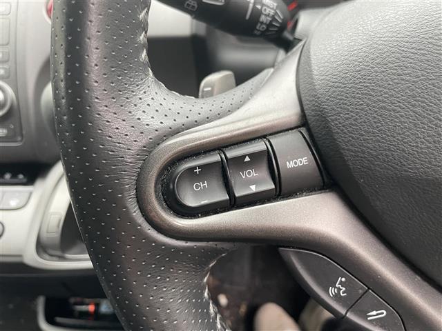 ストリーム RSZ HDDナビ社外ホイールスタッドレスタイヤドアバイザーETC純正フロアマットアルパインフリップダウンモニターハンズフリーステアリングスイッチ(8枚目)