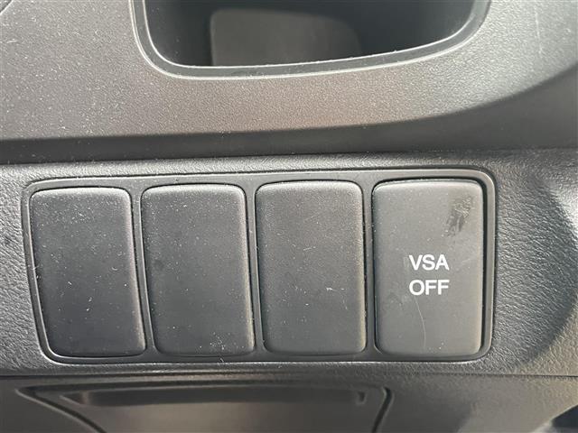 ストリーム RSZ HDDナビ社外ホイールスタッドレスタイヤドアバイザーETC純正フロアマットアルパインフリップダウンモニターハンズフリーステアリングスイッチ(11枚目)