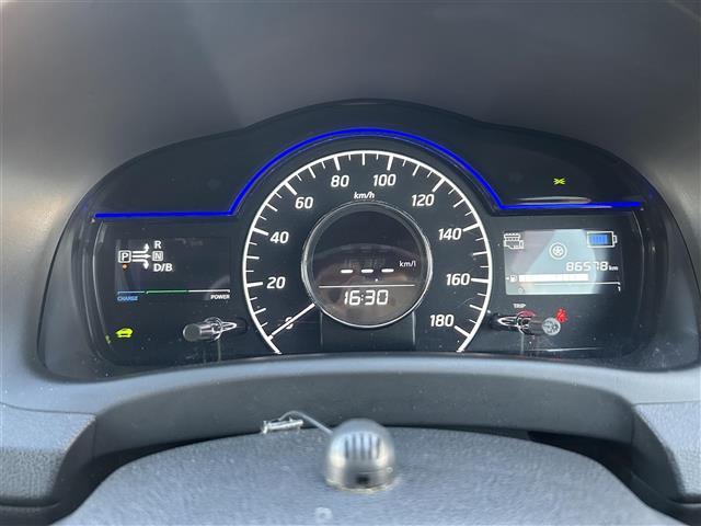 ノート ｅ－パワー　Ｘ　★純正７インチＳＤナビ（ＭＭ３１６Ｄ－Ｗ）★全方位カメラ★ＥＴＣ★プリクラッシュ★純正フロアマット★フルセグＴＶ★プッシュスタート★コーナーセンサー★横滑り防止装置★レーンキープアシスト★保証書（8枚目）