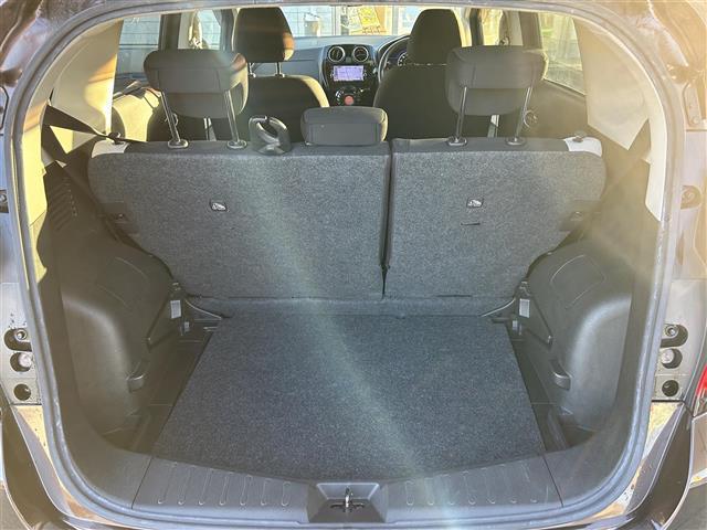 ノート ｅ－パワー　Ｘ　★純正７インチＳＤナビ（ＭＭ３１６Ｄ－Ｗ）★全方位カメラ★ＥＴＣ★プリクラッシュ★純正フロアマット★フルセグＴＶ★プッシュスタート★コーナーセンサー★横滑り防止装置★レーンキープアシスト★保証書（12枚目）