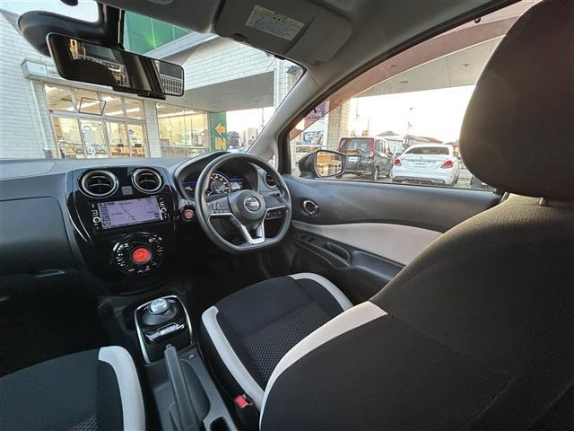 ノート ｅ－パワー　Ｘ　★純正７インチＳＤナビ（ＭＭ３１６Ｄ－Ｗ）★全方位カメラ★ＥＴＣ★プリクラッシュ★純正フロアマット★フルセグＴＶ★プッシュスタート★コーナーセンサー★横滑り防止装置★レーンキープアシスト★保証書（15枚目）