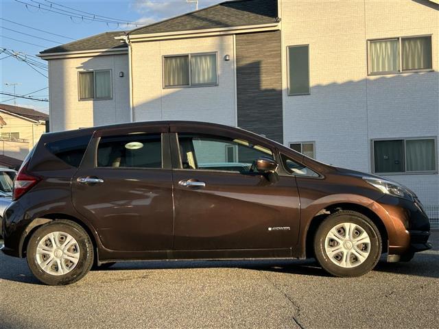 ノート ｅ－パワー　Ｘ　★純正７インチＳＤナビ（ＭＭ３１６Ｄ－Ｗ）★全方位カメラ★ＥＴＣ★プリクラッシュ★純正フロアマット★フルセグＴＶ★プッシュスタート★コーナーセンサー★横滑り防止装置★レーンキープアシスト★保証書（25枚目）